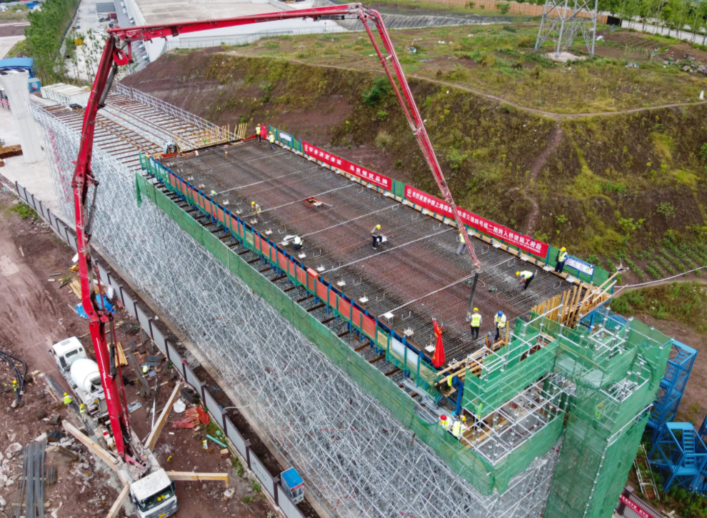中铁八局一公司承建琴鹤大桥项目