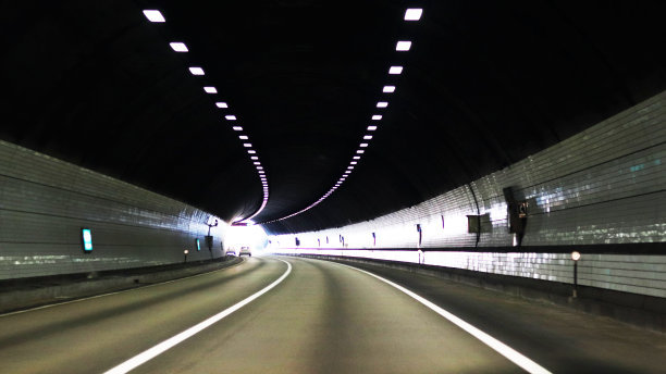 中铁八局一公司承建琴鹤大桥项目